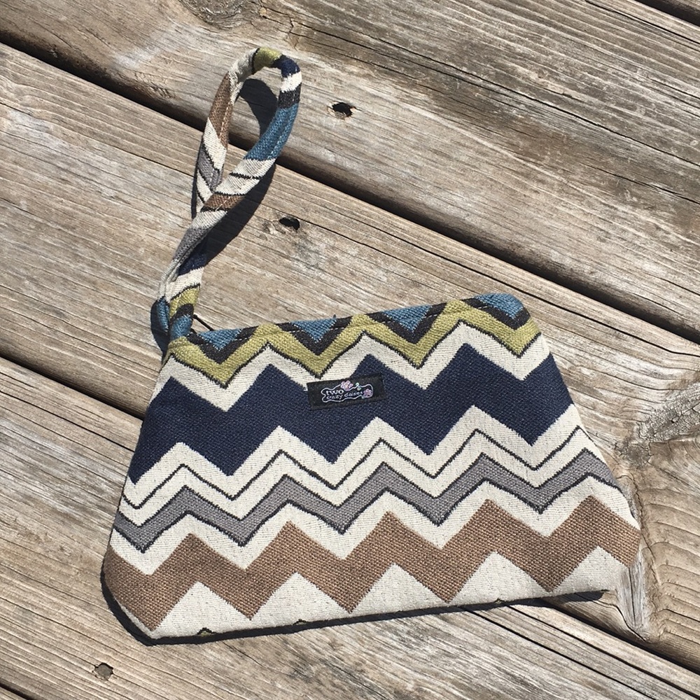 Two Crazy Daises wristlet